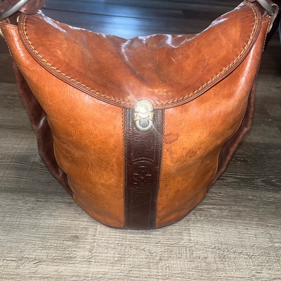 Marino Orlandi Tan and Brown Leather bucket Bag - Picture 1 of 12